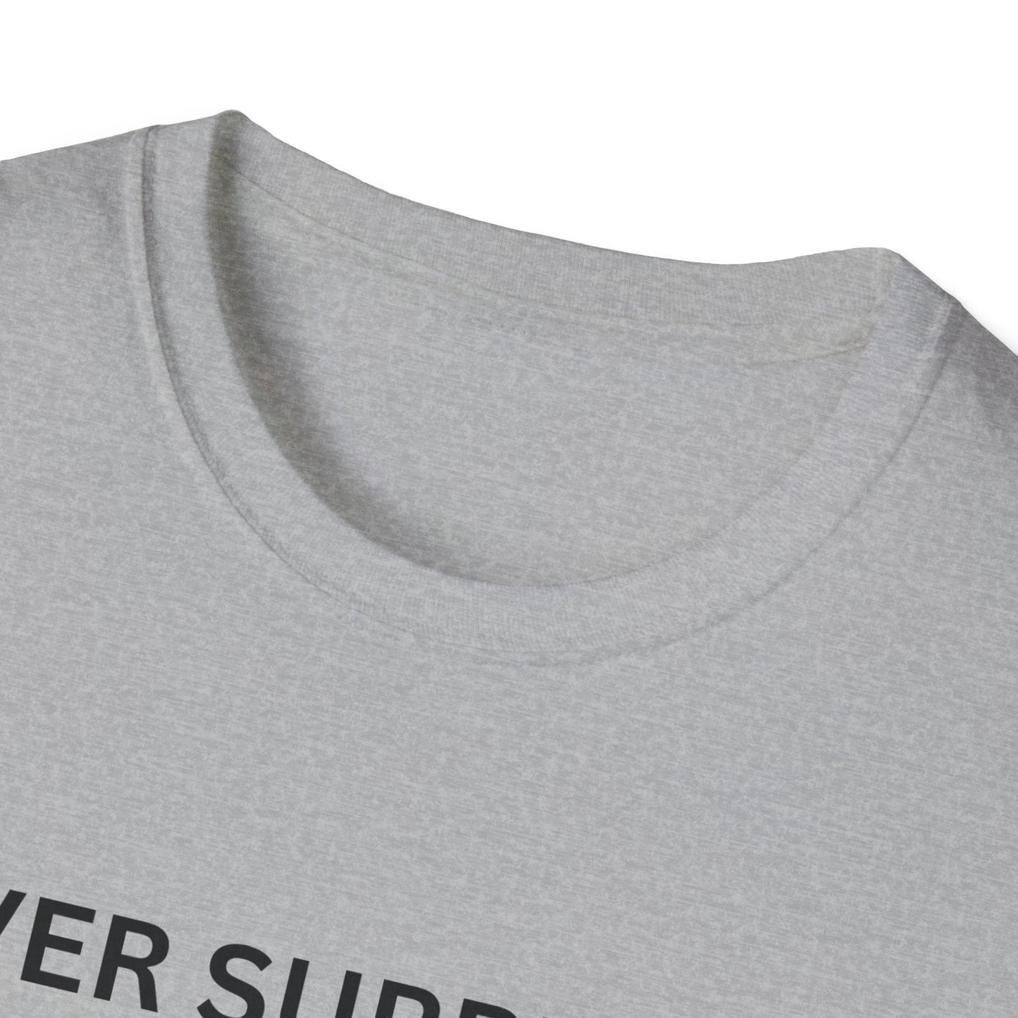 NEVER SURRENDER TRUMP Unisex Softstyle T-Shirt